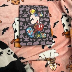 Disney-Themed Tablet with Mickey Mouse Design - Black and Multicolor